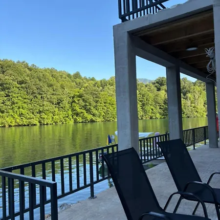 Apartment H&e Vikendica Na Vodi