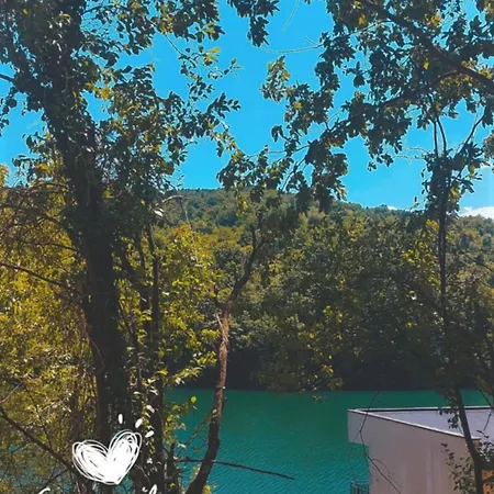 H&e Vikendica Na Vodi Apartment